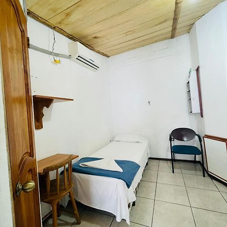 Hostal Darwin Puerto Ayora  Eksteriør billede