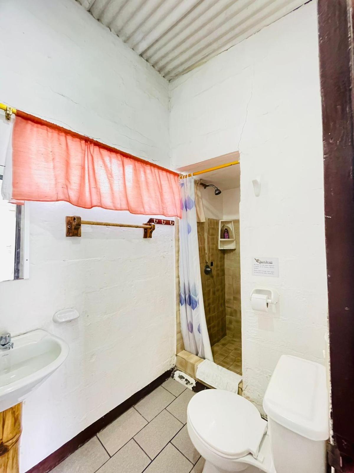 Hostal Darwin Puerto Ayora  Eksteriør billede