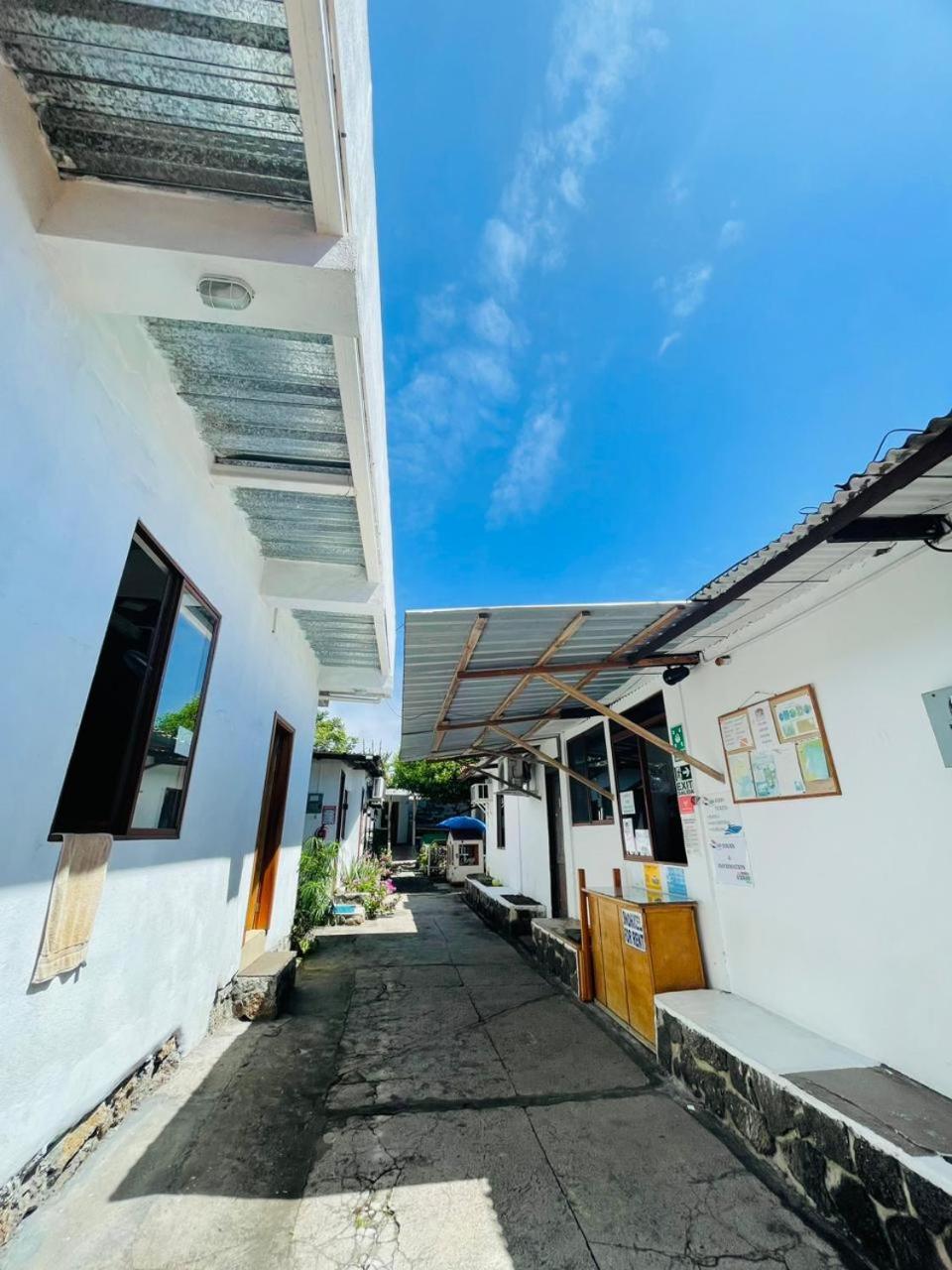 Hostal Darwin Puerto Ayora  Eksteriør billede