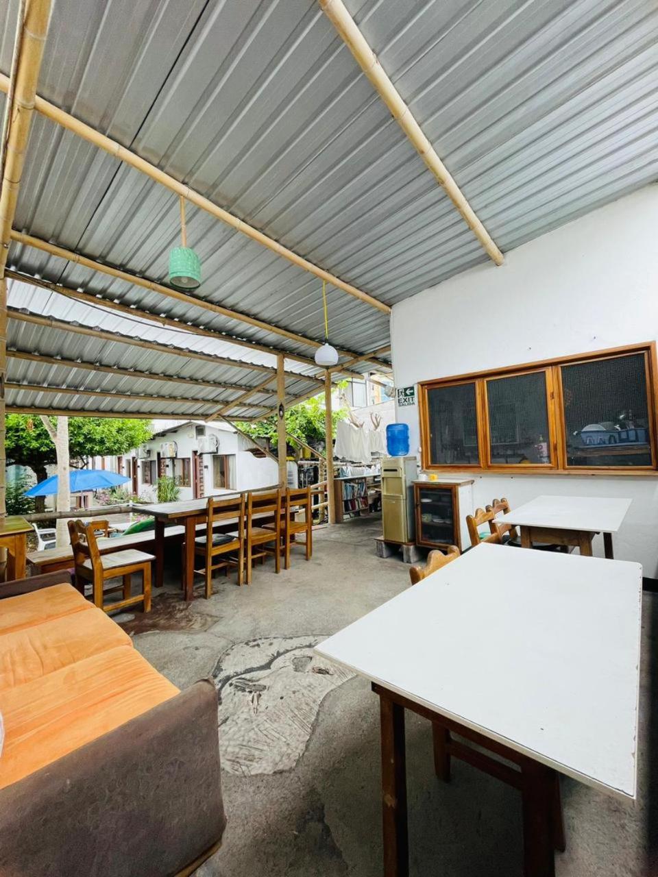 Hostal Darwin Puerto Ayora  Eksteriør billede