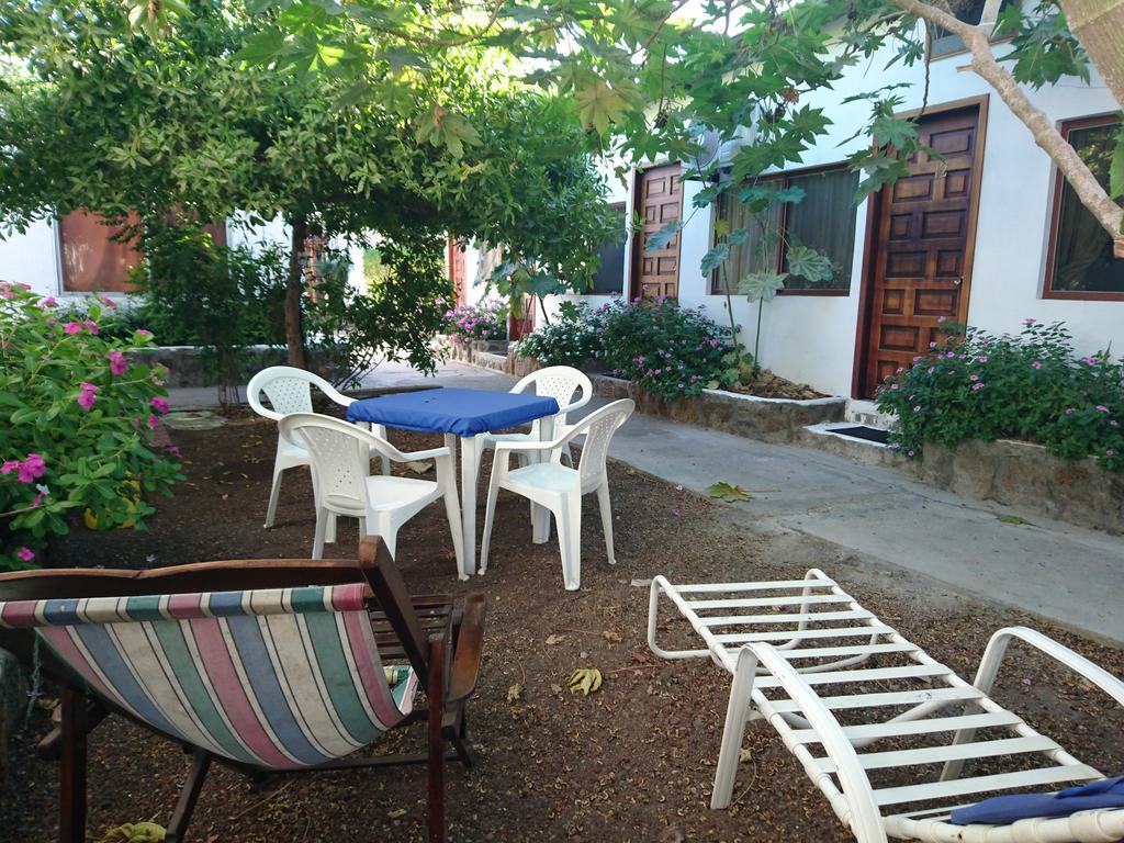 Hostal Darwin Puerto Ayora  Eksteriør billede